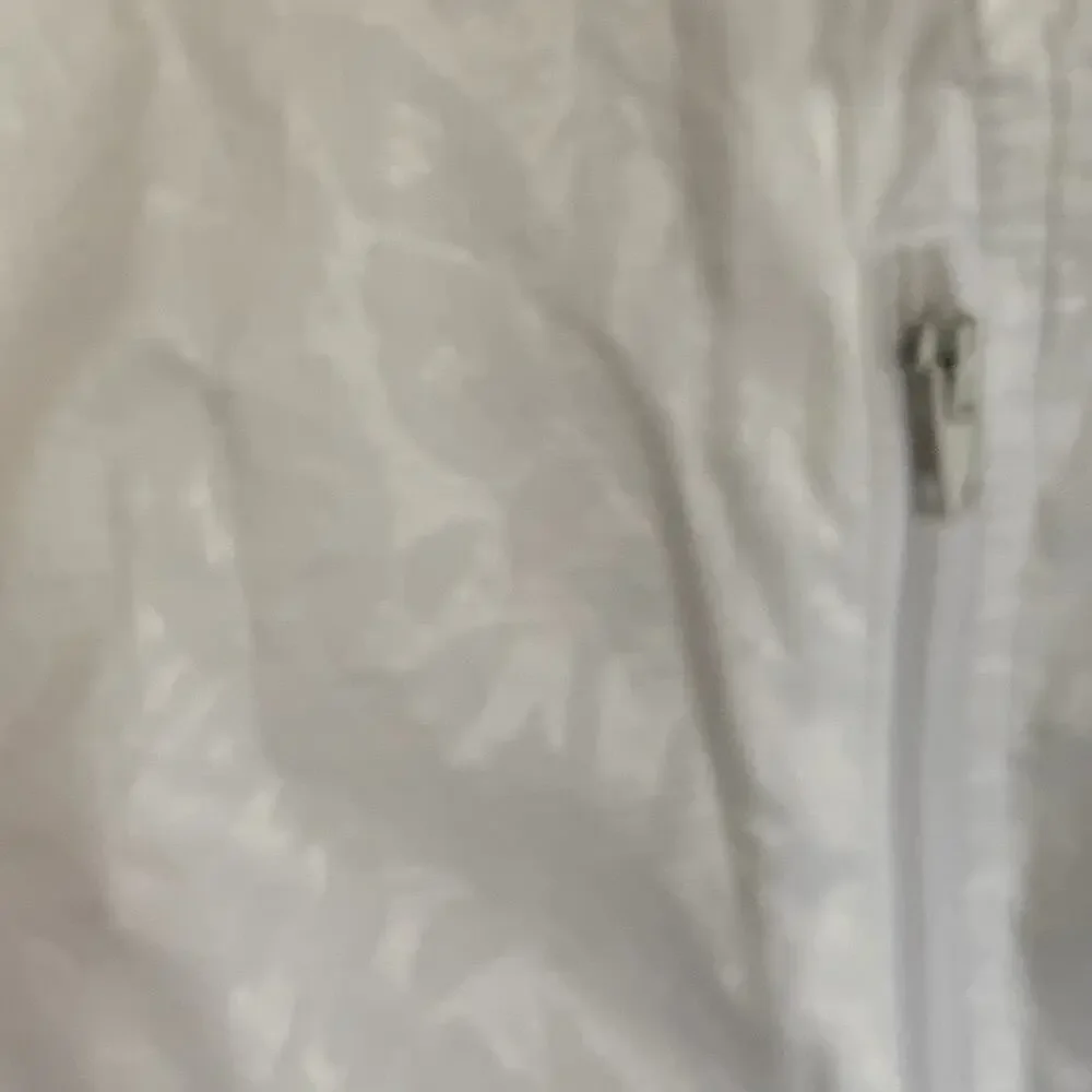 White Windbreaker Imprint Fabric Women's Size L? - Picture 4 of 8